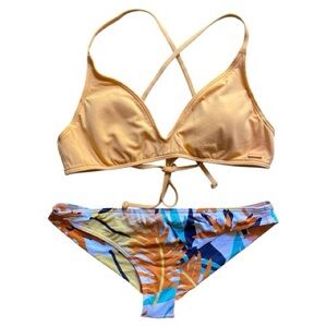NWOT Roxy Triangle Bikini Top with Tropical Print Bottoms Small